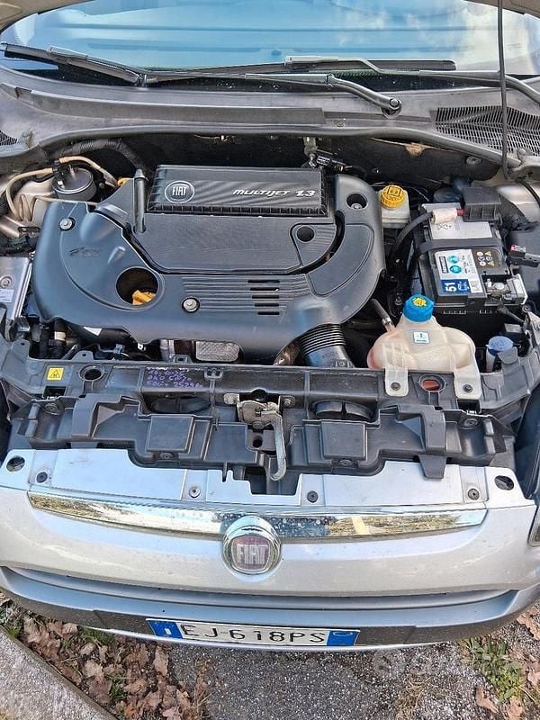Usata Fiat Punto 75 CV (55 kW) 2012 Grigio Berlina