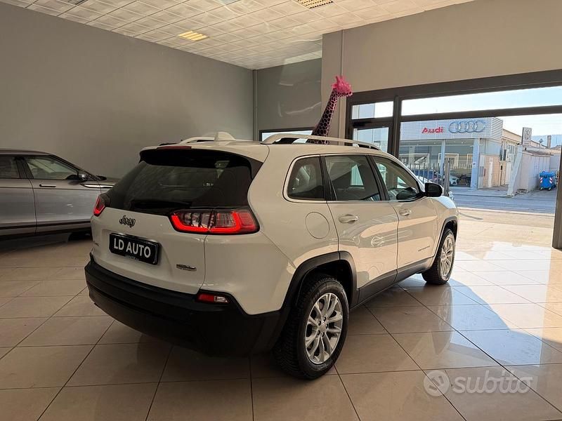 Używany Jeep Cherokee Longitude 195 KM (143 kW) 2020 Biały SUV