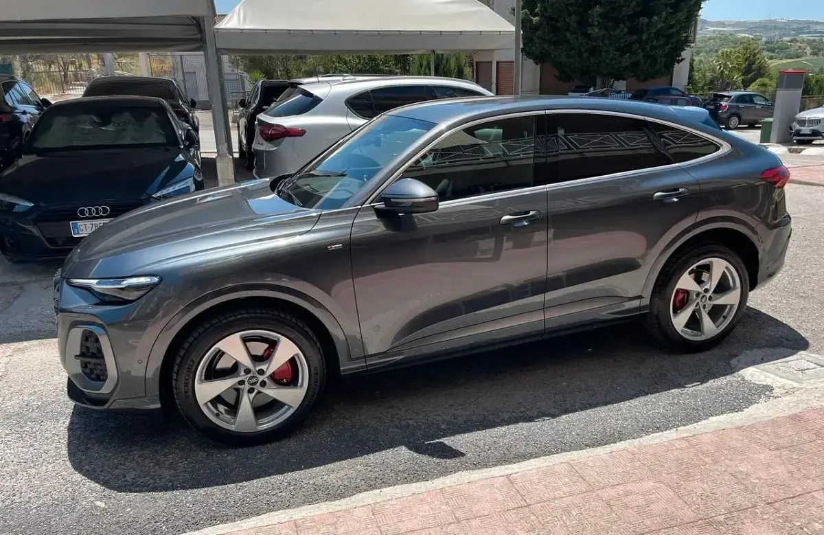Nuova Audi Q5 S-Line 203 CV (149 kW) 2026 Grigio SUV