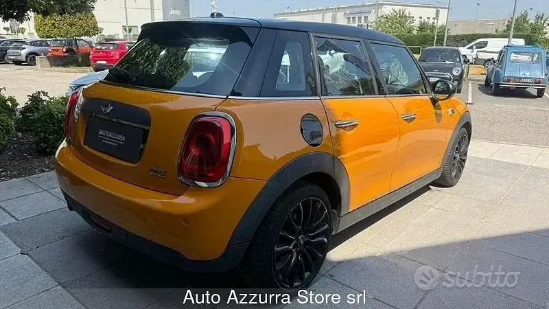Usata Mini ONE 75 CV (55 kW) 2016 Arancione Utilitaria