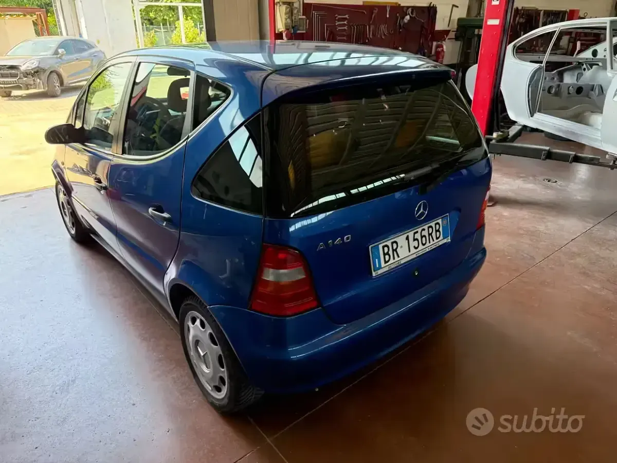 Usata Mercedes A140 82 CV (60 kW) 2001 Bluazzurro Utilitaria