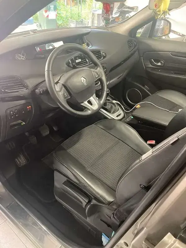 Usata Renault Scenic E-Tech Luxe 110 CV (80 kW) 2011 Monovolume