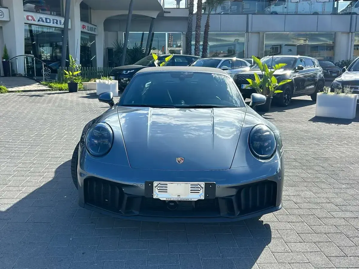 Nuova Porsche 992 485 CV (356 kW) 2025 Grigio Cabrio