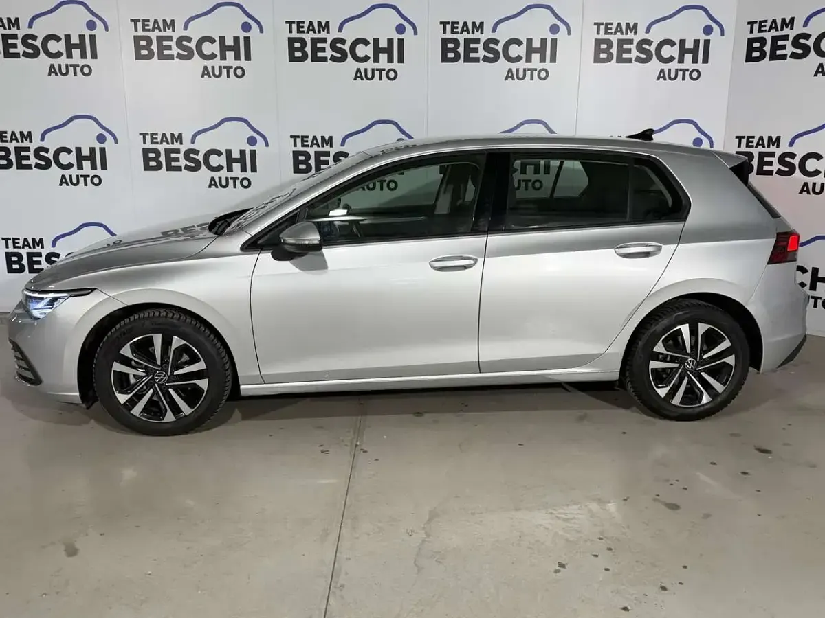 Usata VW Golf VII Life 150 CV (110 kW) 2021 Grigio Utilitaria