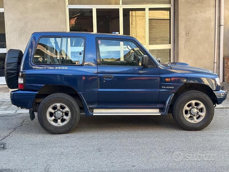 Usata Mitsubishi Pajero Top 125 CV (91 kW) 2000 Blu SUV