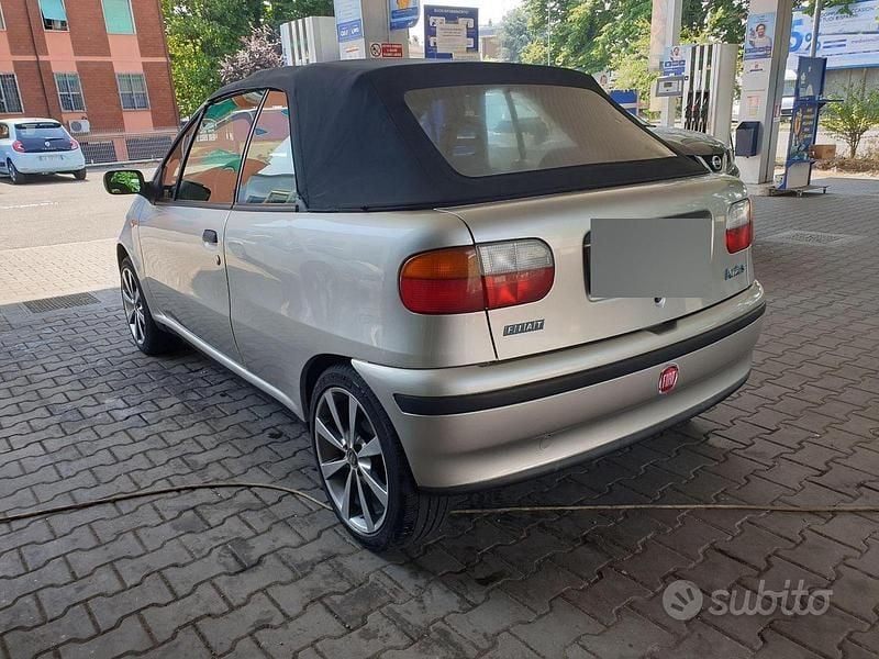 Usata Fiat Punto Cabriolet 60 CV (44 kW) 1997 Grigio Cabrio