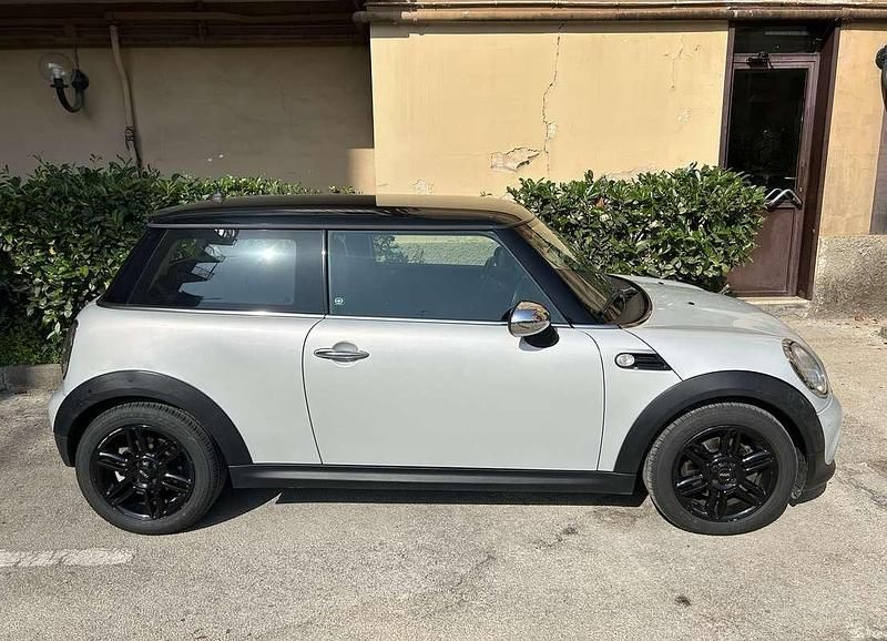 Usata Mini Cooper D 111 CV (81 kW) 2011 Grigio Utilitaria