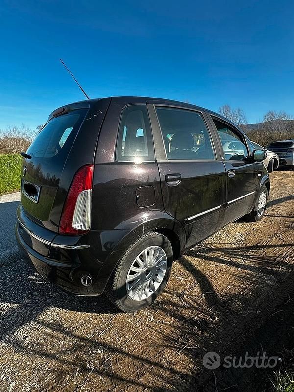 Usata Lancia Musa 95 CV (69 kW) 2011 Marrone Monovolume