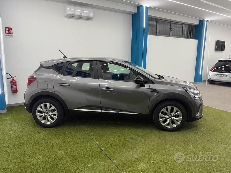 Usata Renault Captur Business 116 CV (85 kW) 2021 Grigio SUV