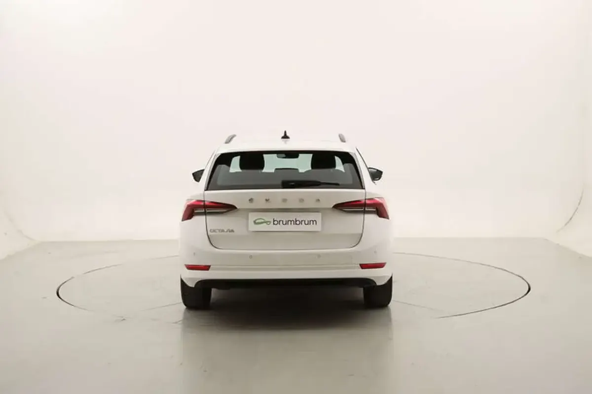 Occasion Skoda Octavia Executive 150 ch (110 kW) 2022 Blanc Break