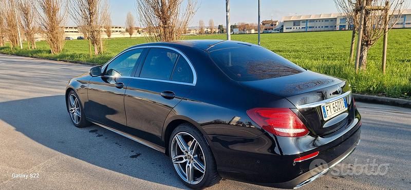 Usata Mercedes E220 AMG line 194 CV (142 kW) 2019 Nero Berlina