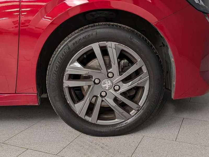 Usata Peugeot 208 Active 101 CV (74 kW) 2022 Rosso Utilitaria