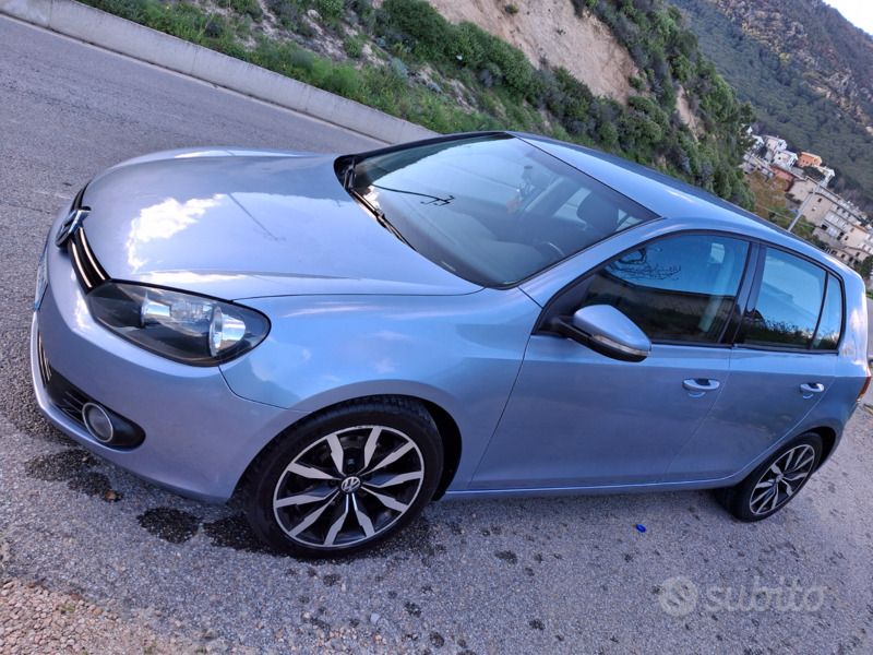 Usata VW Golf VI 110 CV (80 kW) 2009 Blu Utilitaria