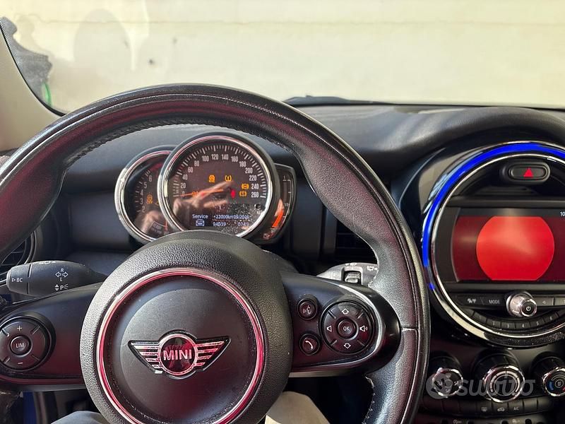 Usata Mini ONE 75 CV (55 kW) 2018 Blu Utilitaria