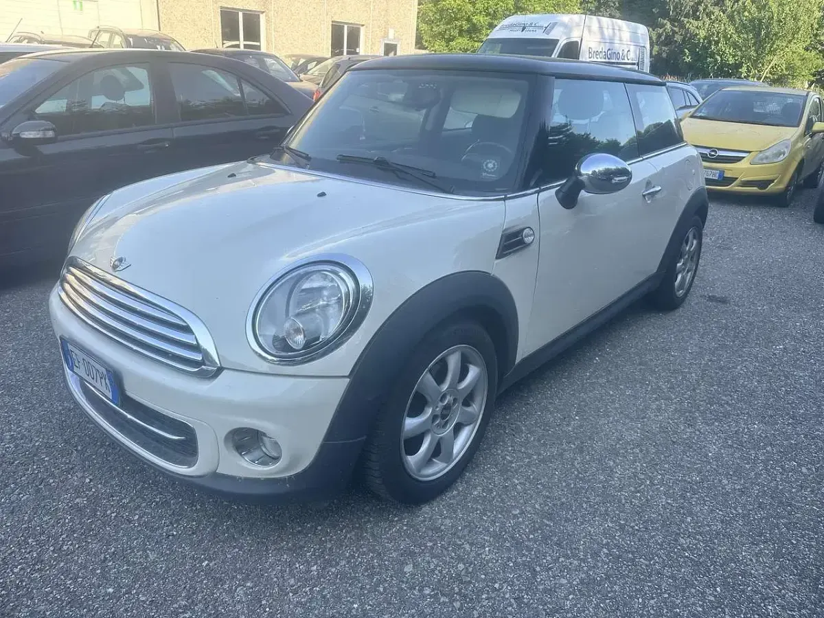Usata Mini Cooper D 111 CV (81 kW) 2010 Grigio Utilitaria