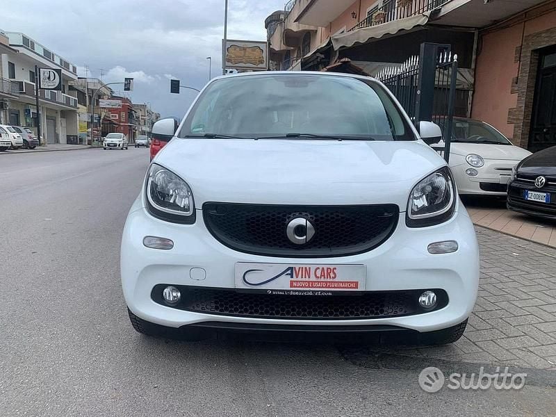 Usata Smart ForFour 70 CV (51 kW) 2016 Bianco Utilitaria