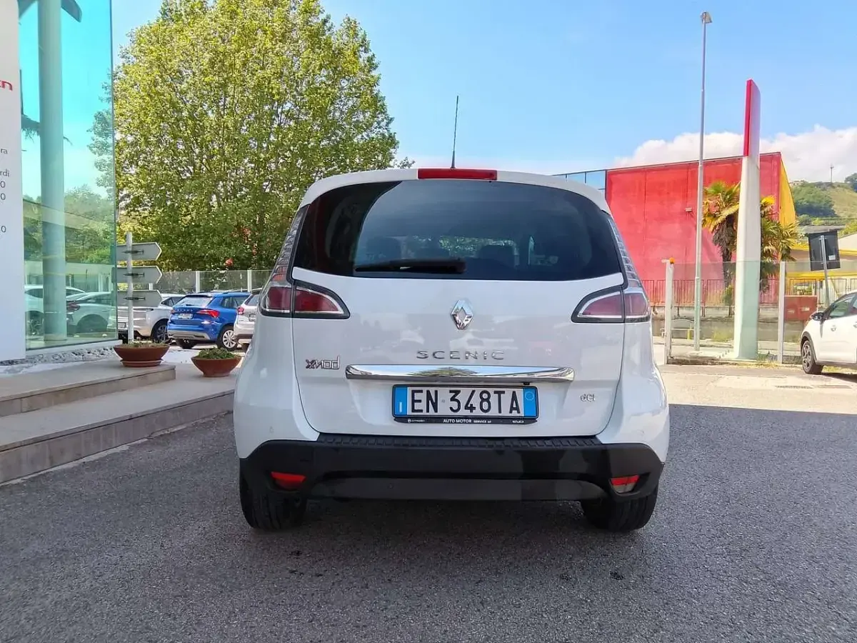 Usata Renault Scénic III 110 CV (80 kW) 2013 Bianco Monovolume