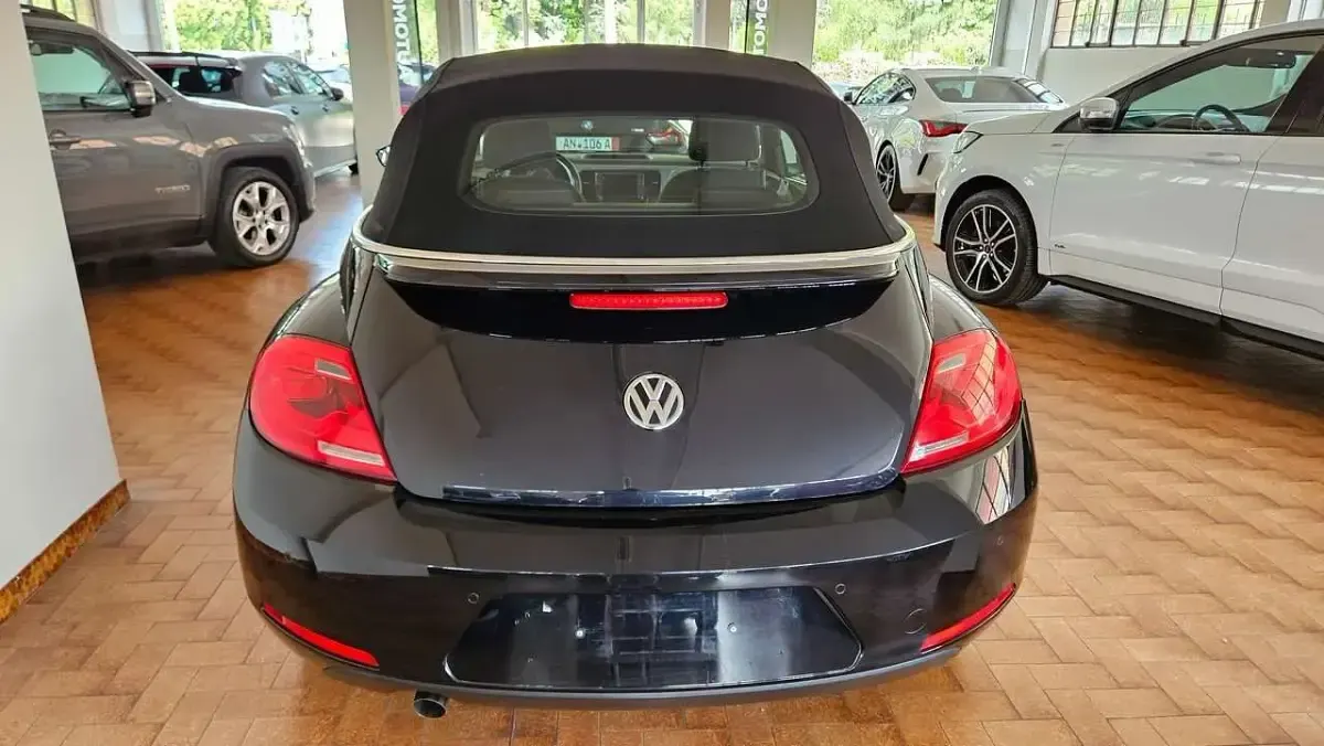 Usata VW Beetle CLUB 105 CV (77 kW) 2016 Nero Utilitaria