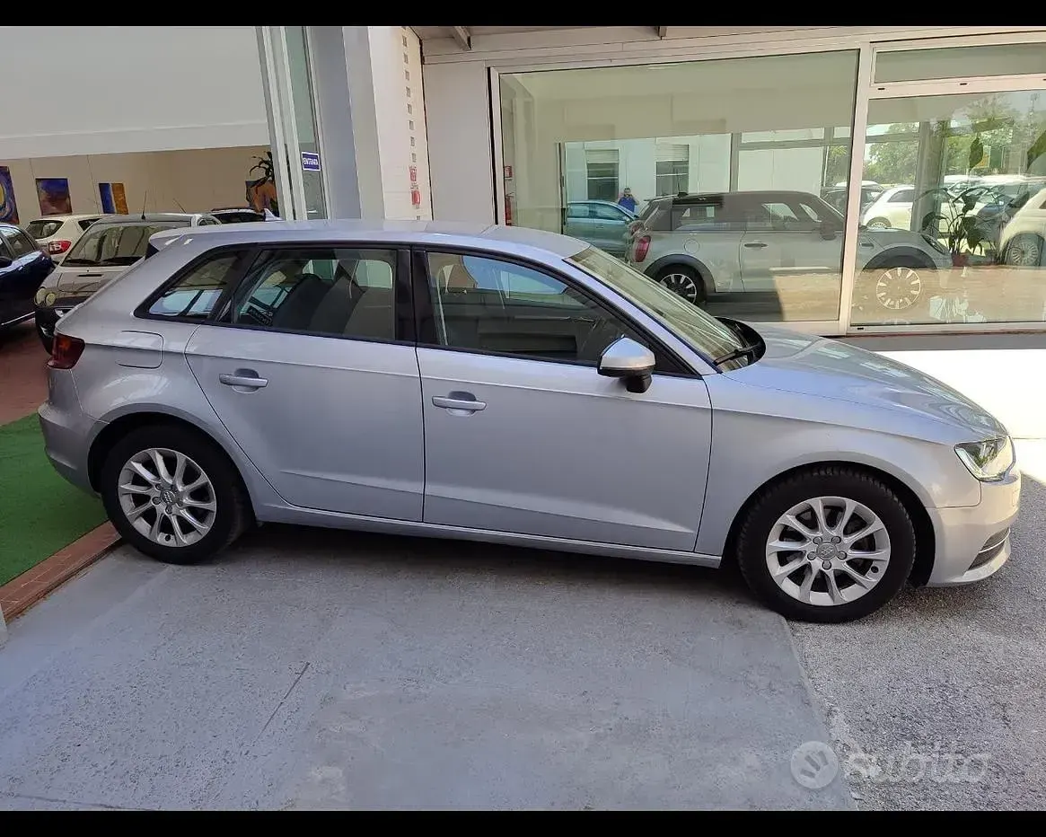 Usata Audi A3 Attraction 110 CV (80 kW) 2014 Grigio Berlina