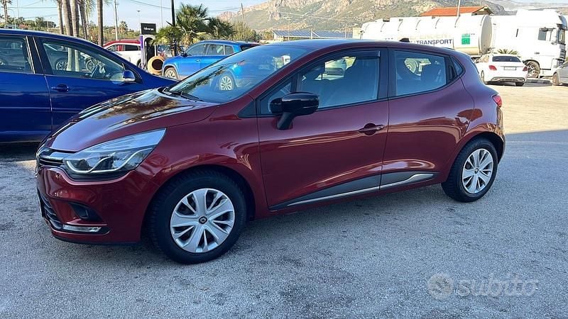Usata Renault Clio IV Business 90 CV (66 kW) 2019 Rosso Berlina