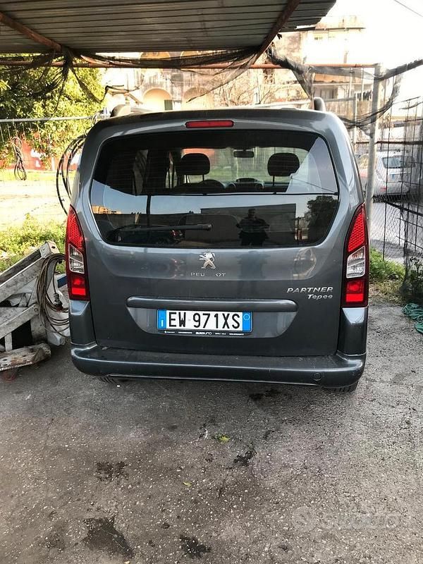 Usata Peugeot Partner 115 CV (84 kW) 2014 Grigio Monovolume