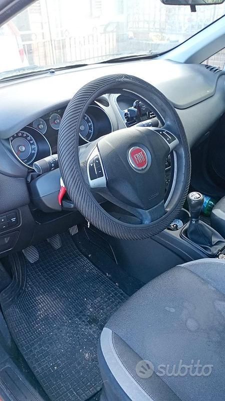 Usata Fiat Grande Punto 75 CV (55 kW) 2013 Rosso Utilitaria