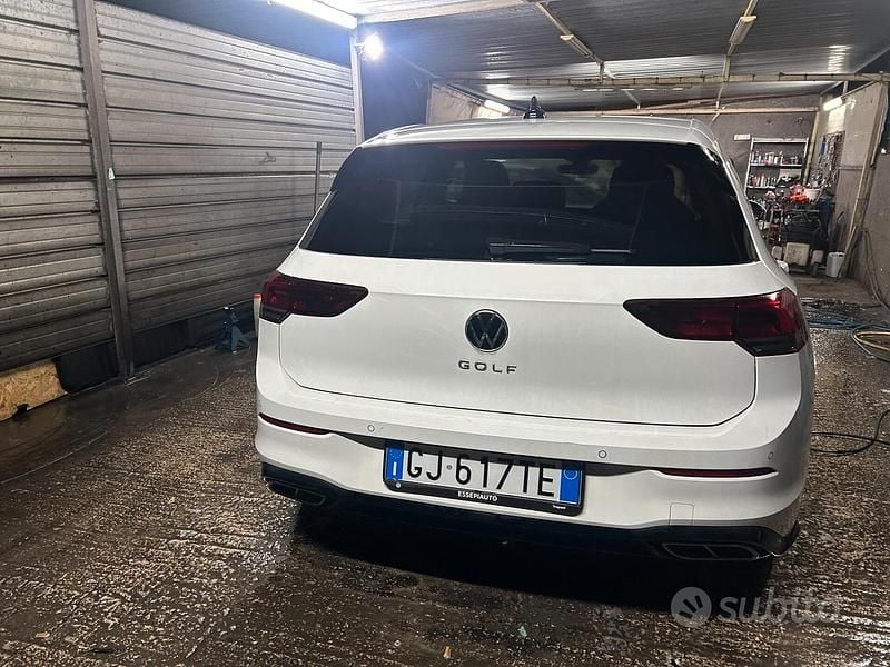 Usata VW Golf VIII R-line 150 CV (110 kW) 2022 Bianco Berlina