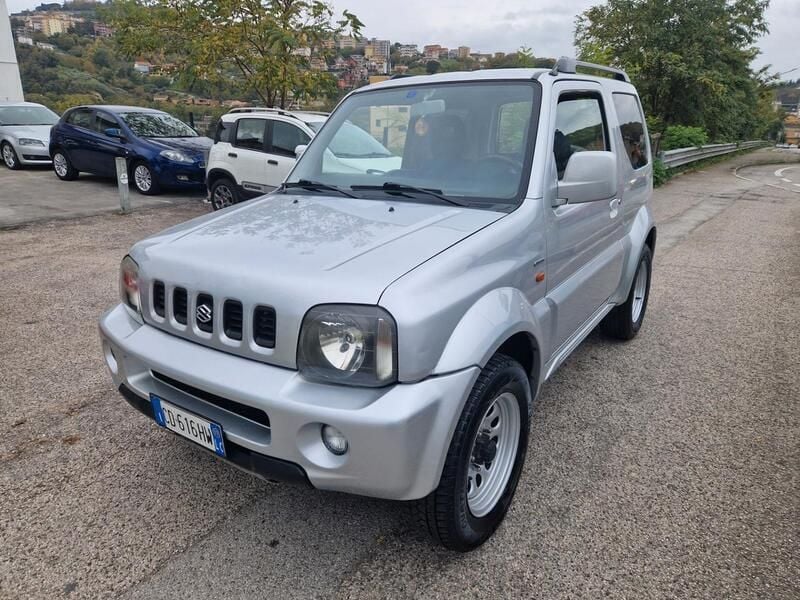 Usata Suzuki Jimny 81 CV (59 kW) 2003 Grigio SUV