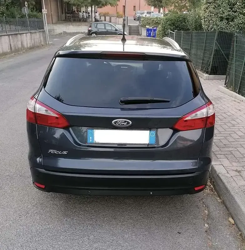 Usata Ford Focus Titanium 116 CV (85 kW) 2011 Bluazzurro Station wagon