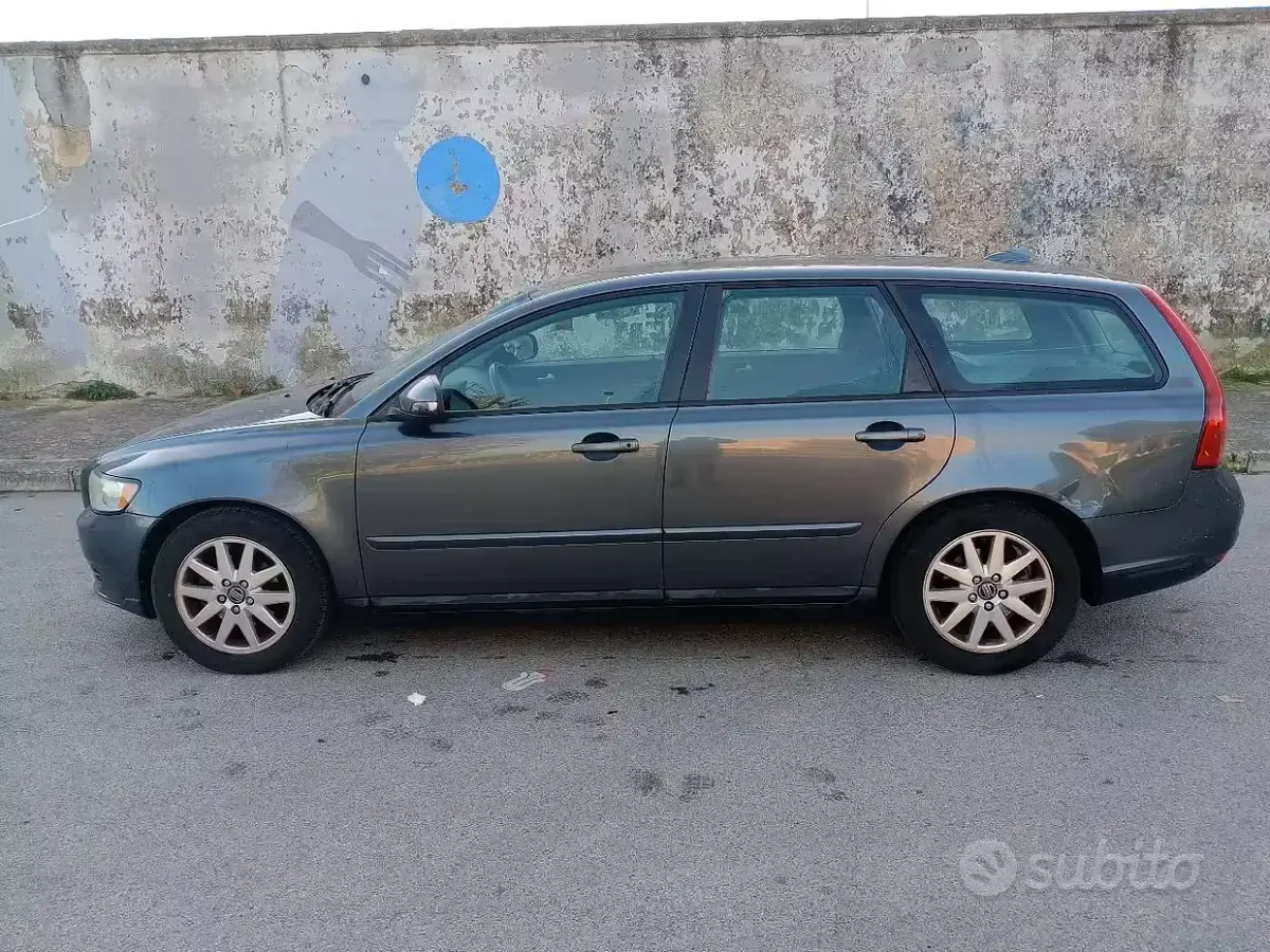 Usata Volvo V50 109 CV (80 kW) 2010 Grigio Station wagon