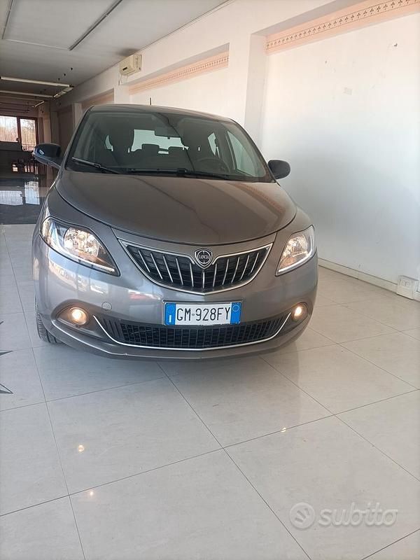 Marrone Usata 2023 Lancia Ypsilon Gold Due volumi | 12.500 € (Buon prezzo) - Immagine 1/4