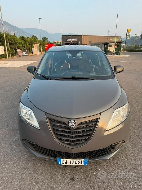 Usata Lancia Ypsilon S 69 CV (50 kW) 2014 Grigio Utilitaria