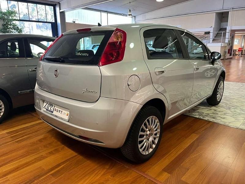 Usata Fiat Grande Punto Dynamic 77 CV (56 kW) 2009 Grigio Utilitaria