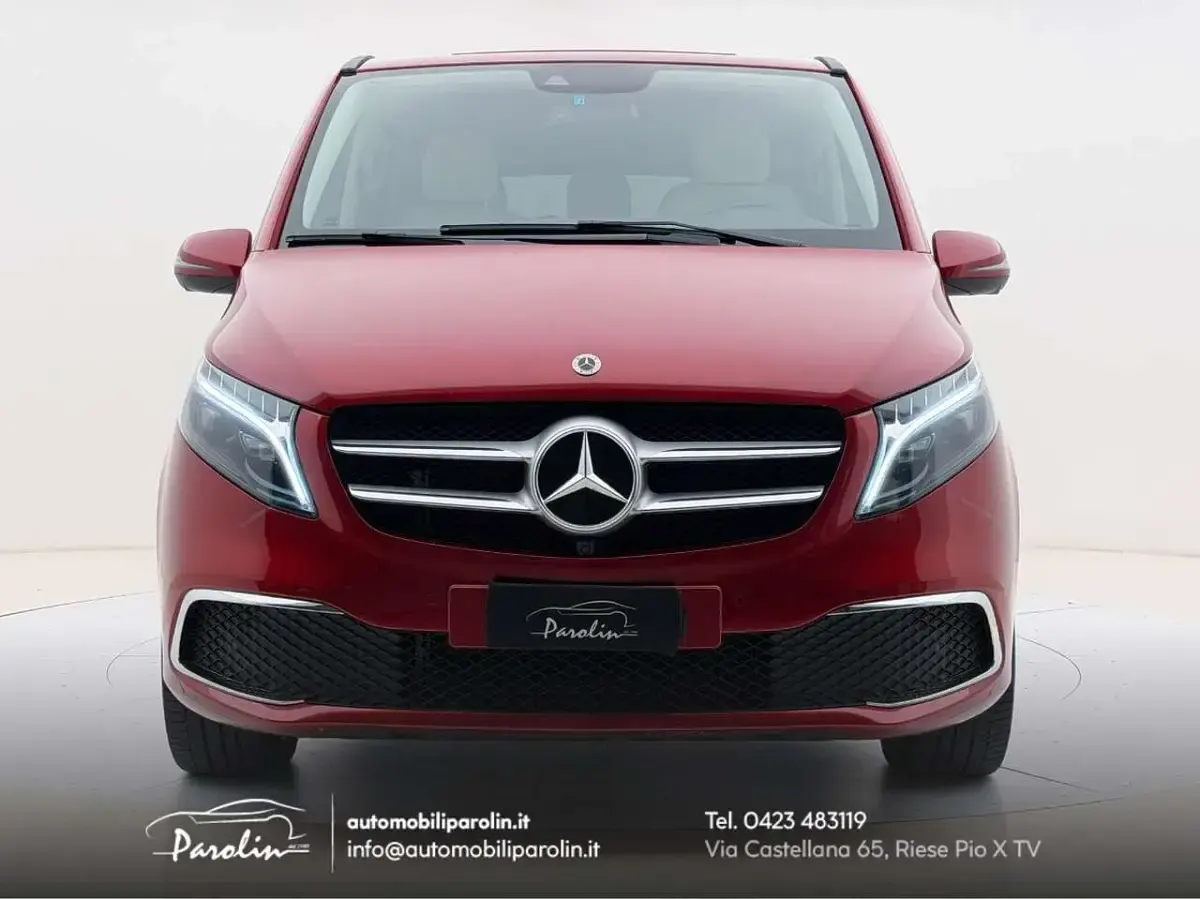 Usata Mercedes V300 Premium 239 CV (175 kW) 2024 Hyacinth red Monovolume