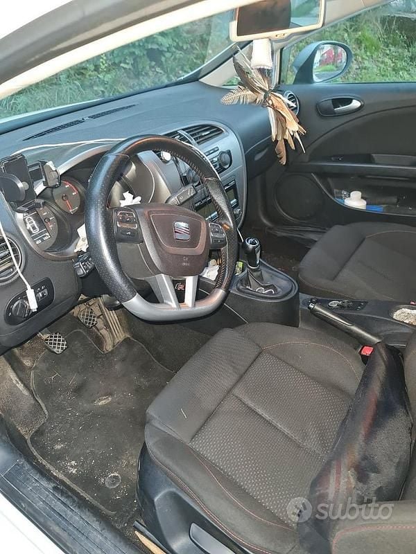 Usata Seat Leon FR 140 CV (102 kW) 2011 Bianco Utilitaria