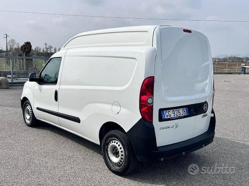 Usata Fiat Doblò S 105 CV (77 kW) 2021 Bianco Monovolume