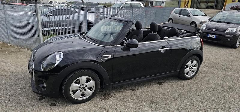 Usata Mini Cooper Cabriolet 135 CV (99 kW) 2018 Nero Cabrio
