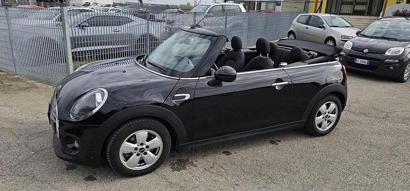 Usata Mini Cooper Cabriolet 135 CV (99 kW) 2018 Nero Cabrio