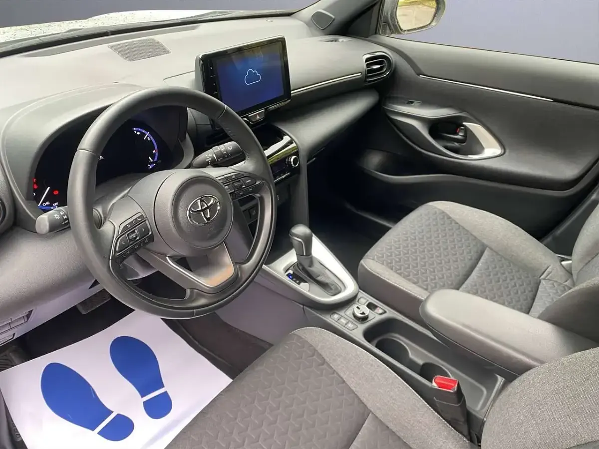 Usata Toyota Yaris Cross Trend 92 CV (67 kW) 2024 Argento SUV
