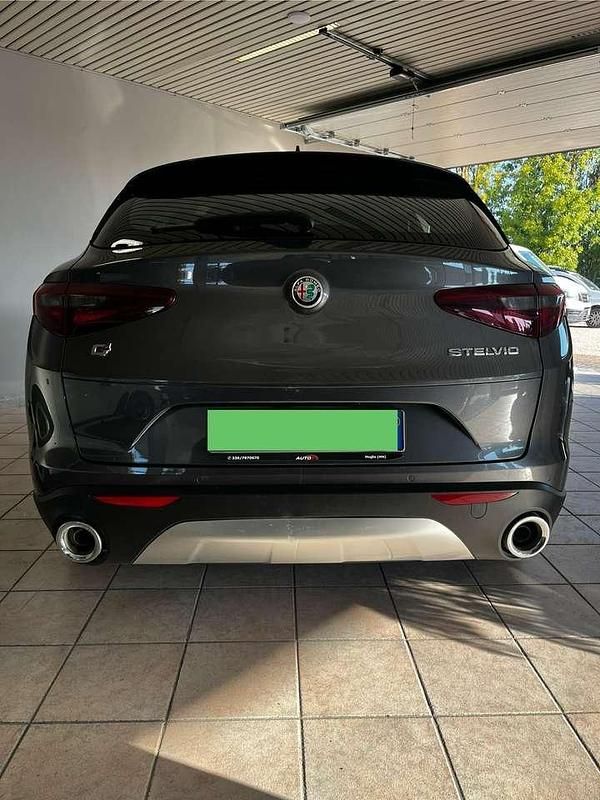 Usata Alfa Romeo Stelvio Executive 179 CV (131 kW) 2018 Grigio SUV