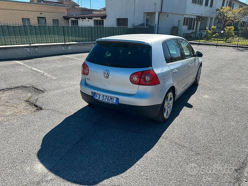 Usata VW Golf IV GTI 200 CV (147 kW) 2004 Grigio Berlina