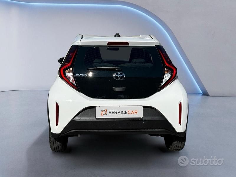 Usata Toyota Aygo X Active 72 CV (52 kW) 2024 Bianco SUV