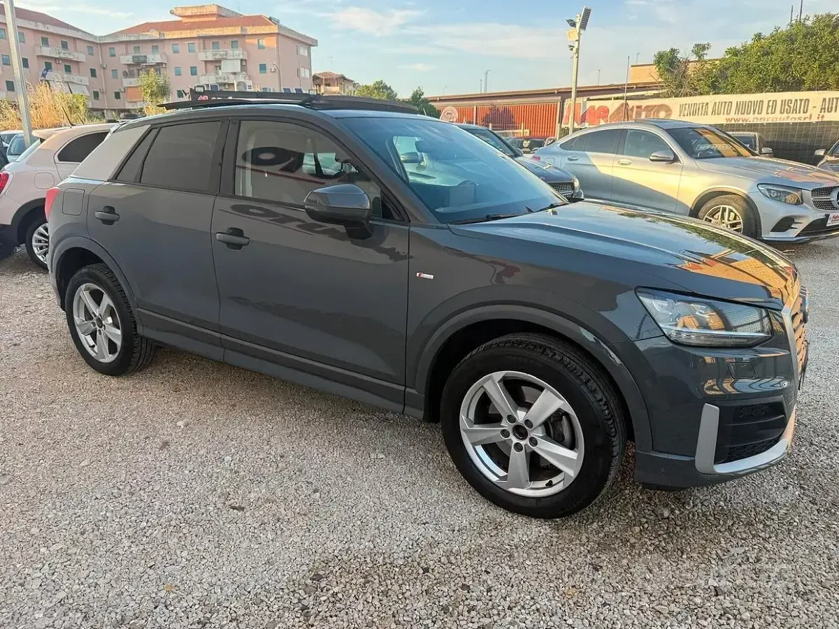 Usata Audi Q2 S-Line 116 CV (85 kW) 2016 Grigio SUV