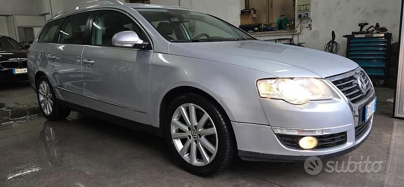 Usata VW Passat Highline 143 CV (105 kW) 2010 Grigio Station wagon