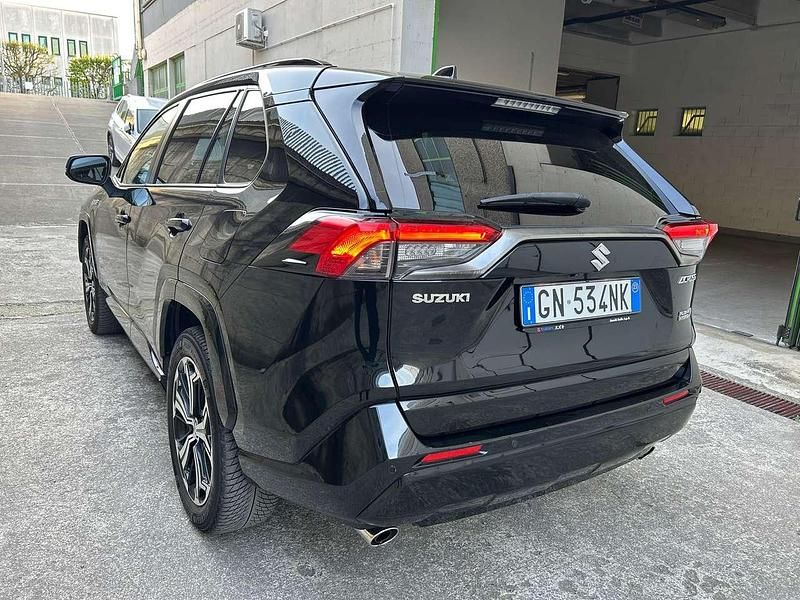 Second-hand Suzuki Across 185 CP (136 kW) 2023 Negru SUV