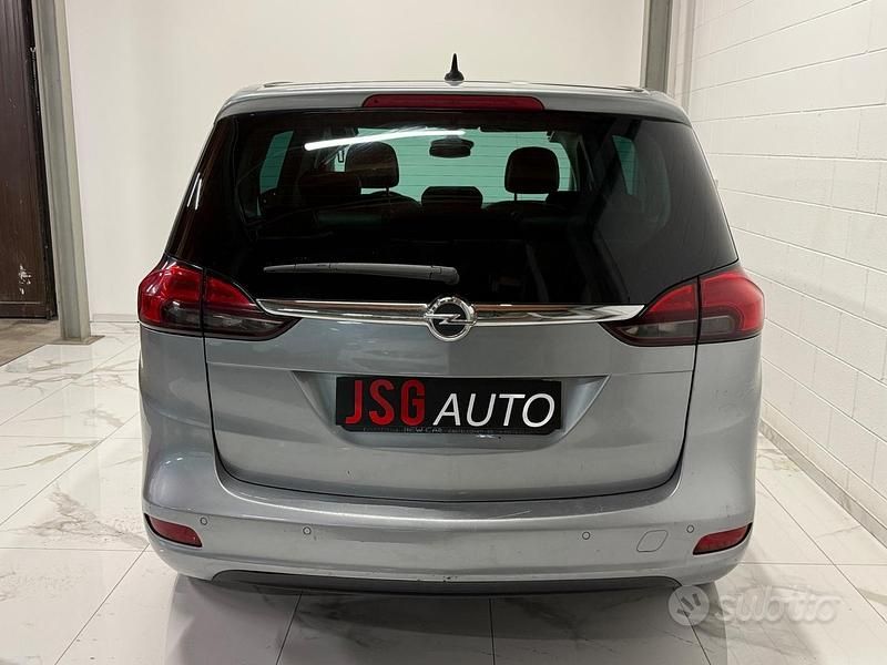Usata Opel Zafira Tourer Cosmo 131 CV (96 kW) 2012 Grigio Monovolume
