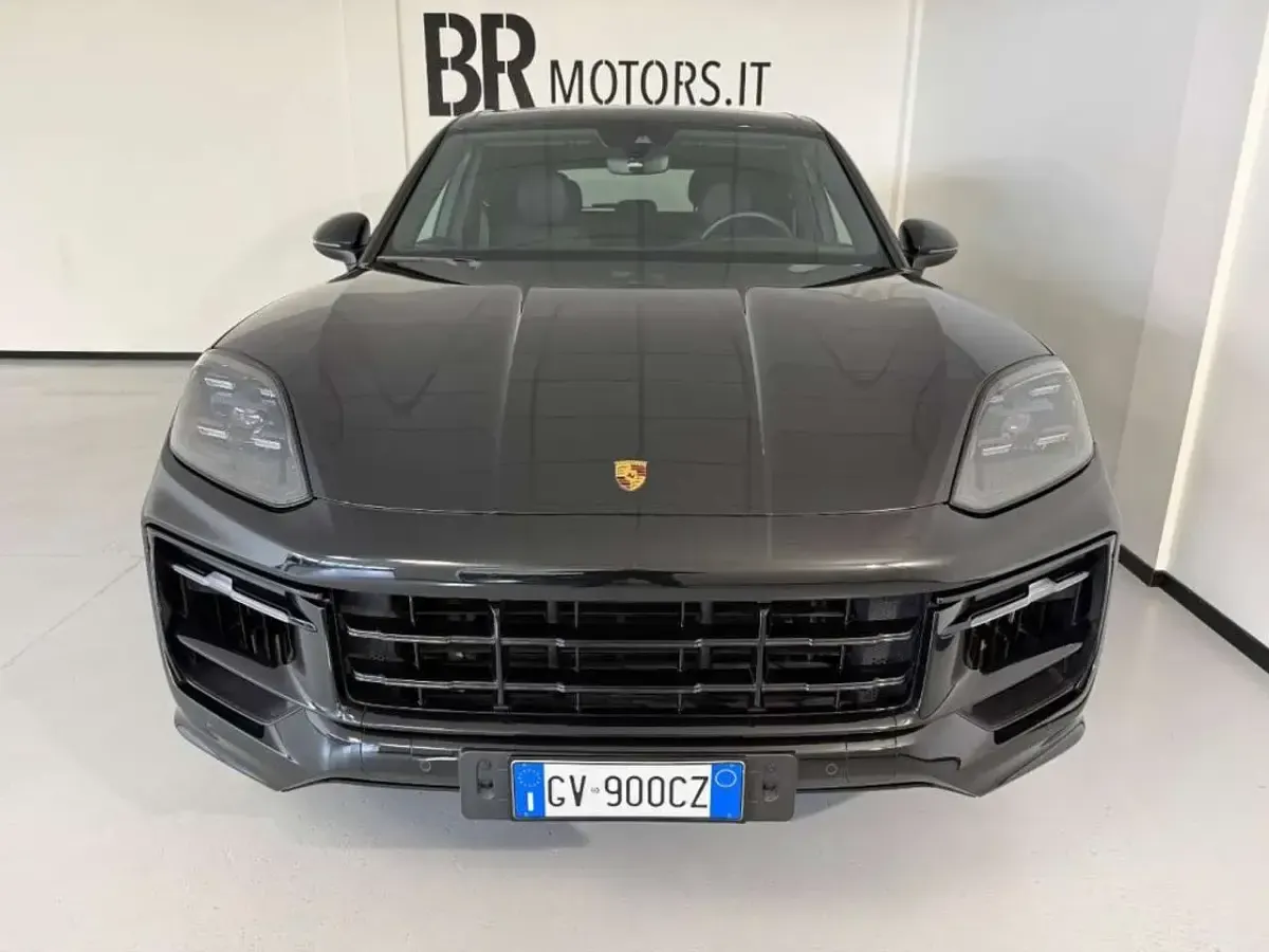Gebraucht Porsche Cayenne 352 PS (258 kW) 2024 Schwarz SUV