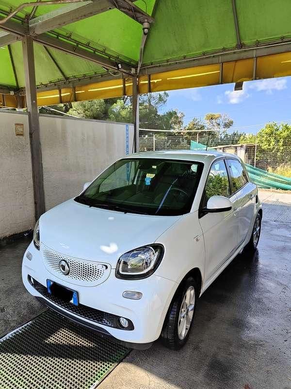 Usata 2018 Smart ForFour Utilitaria | 14.000 € (Buon prezzo) - Immagine 1/4