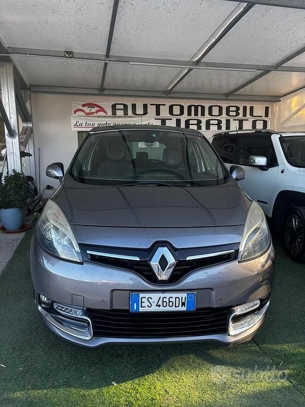 Grigio Usata 2013 Renault Scénic III XMOD Monovolume | 6900 € (Cara) - Immagine 1/4