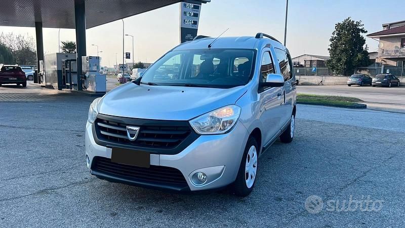 Usata Dacia Dokker 90 CV (66 kW) 2016 Argento Monovolume